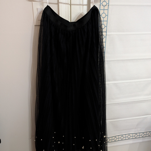DR2 Black Pleated Maxi Skirt with Pearl Embellishments - Picture 4 of 4